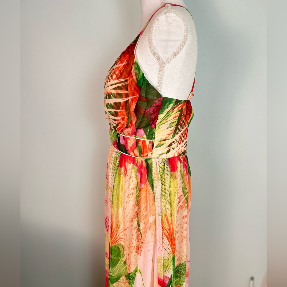 VENUS Tropical Print Maxi Dress - Picture 9 of 14